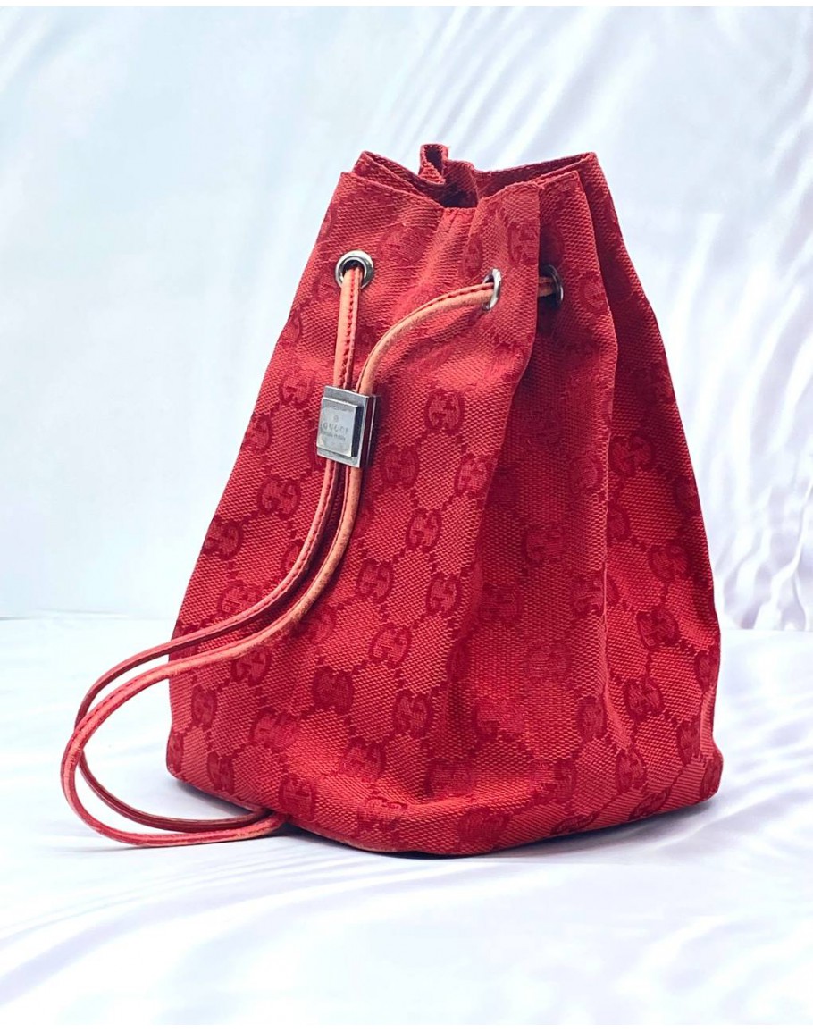 Gucci red online pouch